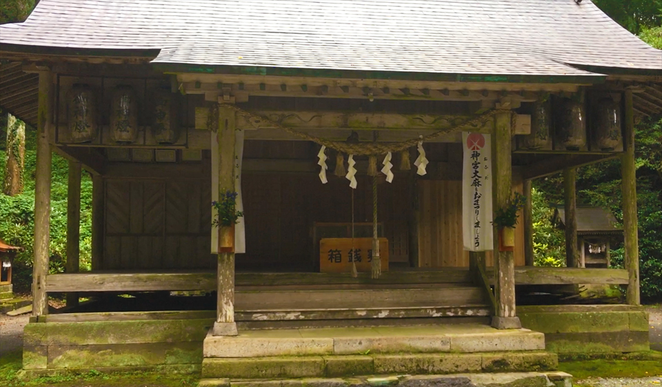 籾山八幡社「直入物部神社」と樹齢千年の神木